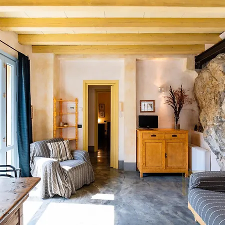 Lo Scoglio By Interhome Feriehus